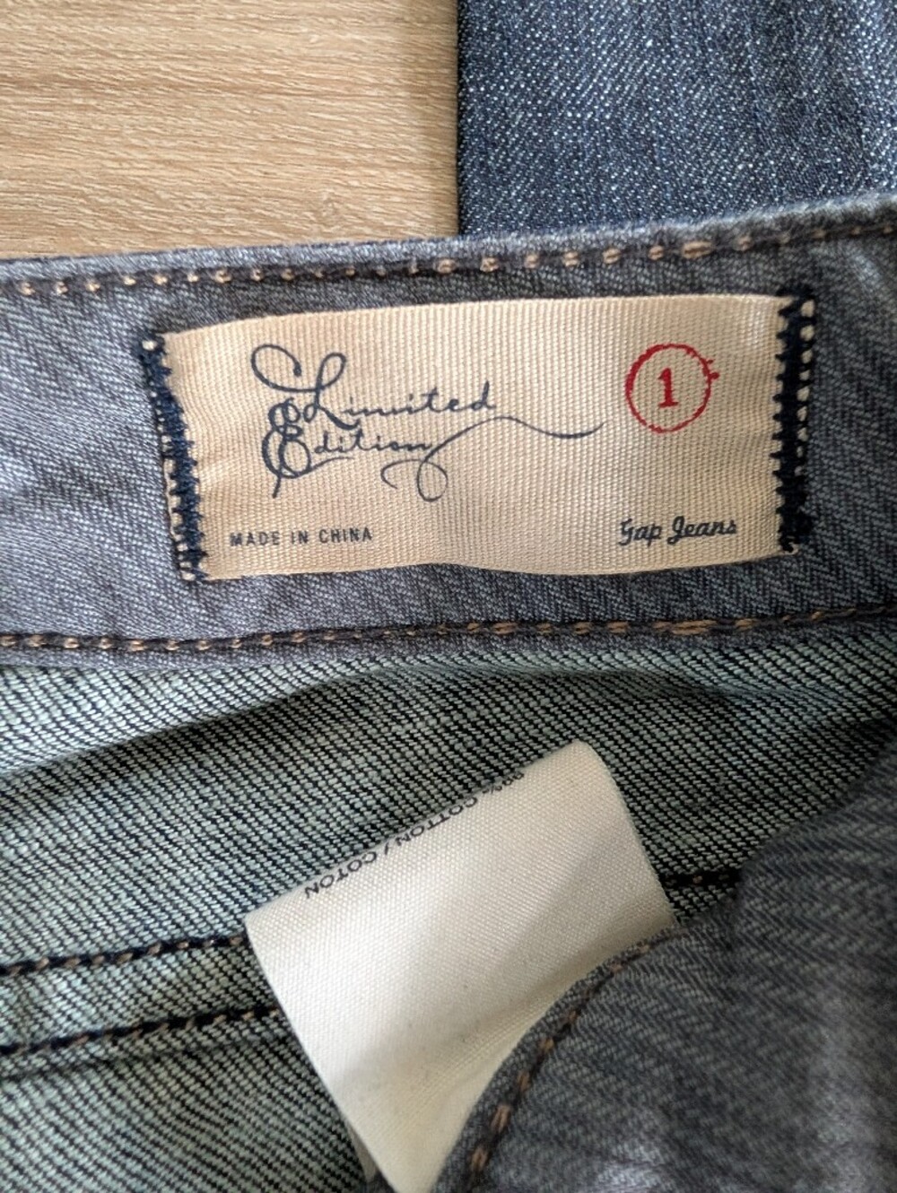 Gap Limited Edition HOL 08 Jeans Size 1 - Picture 3 of 4
